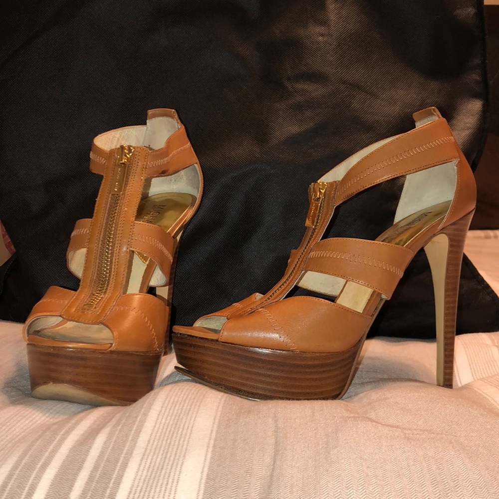 Michael Kors pumps